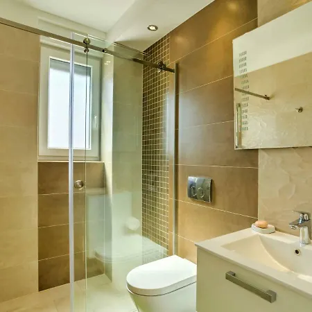 Vid By Interhome Vantacici