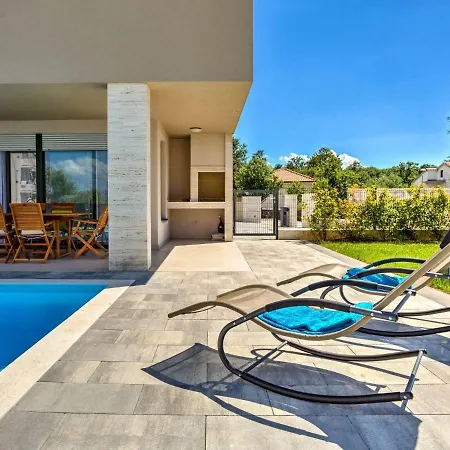 Vid By Interhome Apartment Vantacici